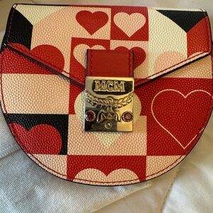 Authentic MCM Red and Black Heart Pattern Women's Bag Full Inclusion, Giftable.